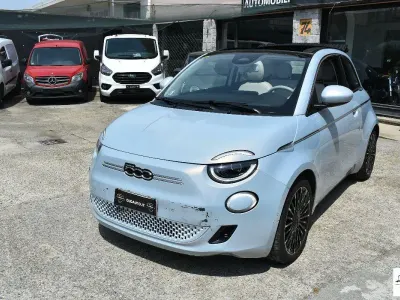 Usata Fiat 500e La Prima 42 kW (58 CV) 2021 Blu