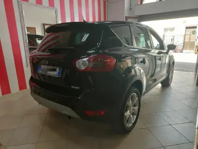 Usata Ford Kuga 136 CV (100 kW) 2009 Nero SUV