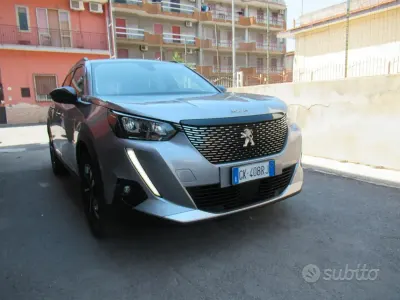 Usata Peugeot 2008 GT 131 CV (96 kW) 2022 Grigio SUV