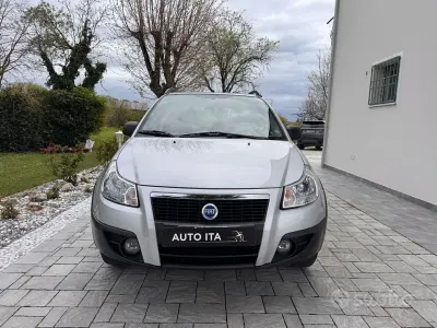 Usata Fiat Sedici Dynamic 107 CV (78 kW) 2007 Grigio SUV