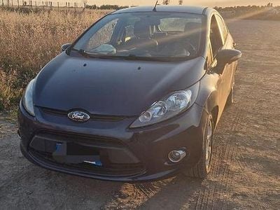 Usata Ford Fiesta 49 CV (36 kW) 2011 Blu Utilitaria