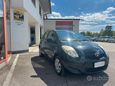 Usata Toyota Yaris Sol 100 CV (73 kW) 2009 Nero Utilitaria