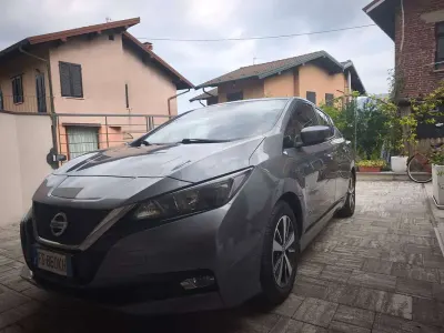 Usata Nissan Leaf N-Connecta 89 kW (122 CV) 2018 Grigio Utilitaria
