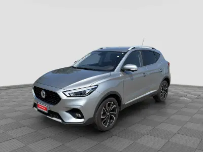 Usata MG ZS Luxury 112 CV (82 kW) 2024 Cosmic silver SUV