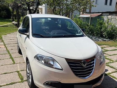 Usata Lancia Ypsilon 69 CV (50 kW) 2011 Bianco Utilitaria