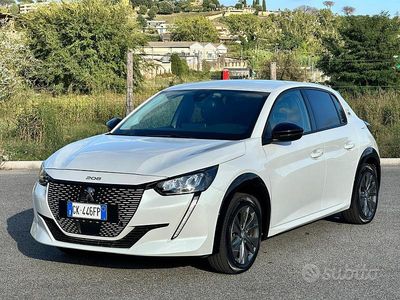Usata Peugeot 208 Allure 100 kW (136 CV) 2022 Bianco Utilitaria