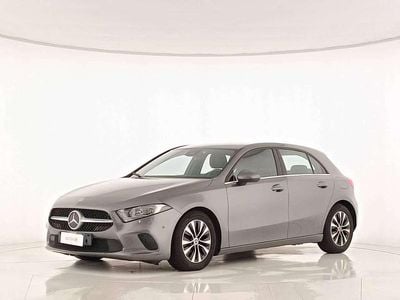 Grigio scuro met Usata 2021 Mercedes A200 Edition Berlina | 25.900 € (Buon prezzo)