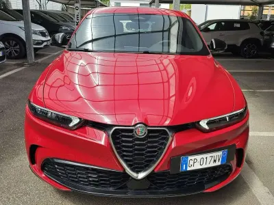 Second-hand Alfa Romeo Tonale Sprint 131 CP (96 kW) 2023 Roșu SUV