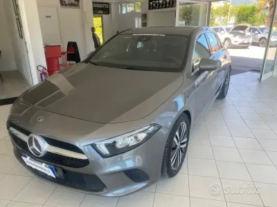 Usata Mercedes A160 116 CV (85 kW) 2021 Grigio Berlina