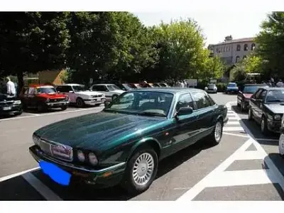 Usata Jaguar XJ Sovereign 211 CV (155 kW) 1997 Verde Berlina