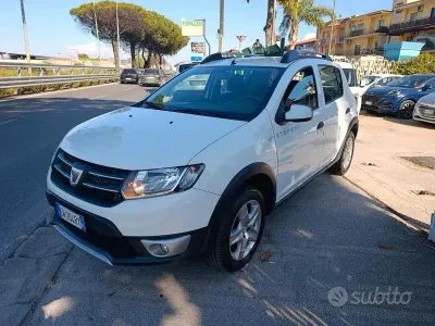 Begagnad Dacia Sandero Prestige 90 HK (66 kW) 2014 Vit Halvkombi