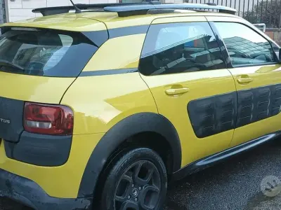 Usata Citroën C4 Cactus 92 CV (67 kW) 2015 Giallo Utilitaria