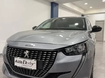 Usata Peugeot 208 Allure 101 CV (74 kW) 2023 Grigio Utilitaria