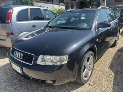 Usata Audi A4 Ambiente 131 CV (96 kW) 2004 Blu metallizzato Station wagon