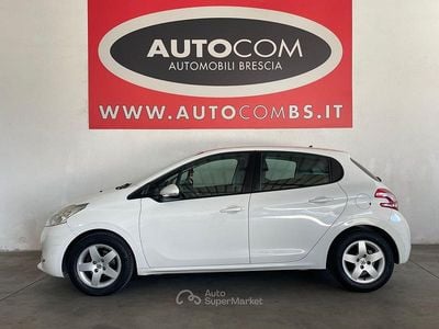 Usata Peugeot 208 Active 82 CV (60 kW) 2014 Bianco Utilitaria