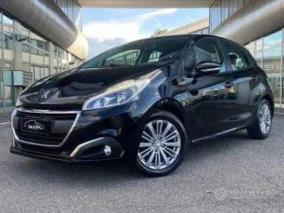Usata Peugeot 208 Allure 75 CV (55 kW) 2016 Nero Utilitaria