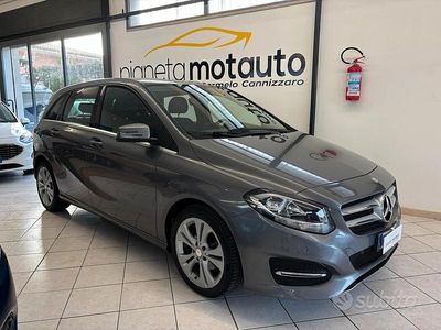 Usata Mercedes B180 Executive 109 CV (80 kW) 2016 Grigio Monovolume