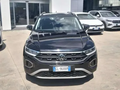 Usata VW T-Roc Life 150 CV (110 kW) 2022 Deep black SUV