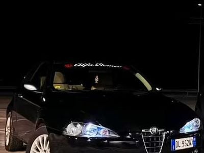Usata Alfa Romeo 147 120 CV (88 kW) 2007 Nero Utilitaria