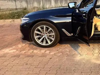 Usata BMW 520 Luxury Line 190 CV (139 kW) 2019 Bluazzurro Station wagon