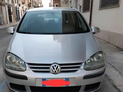Usata VW Golf IV Comfortline 105 CV (77 kW) 2004 Argento Berlina