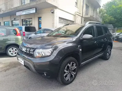 Usata Dacia Duster Prestige 101 CV (74 kW) 2023 Grigio SUV