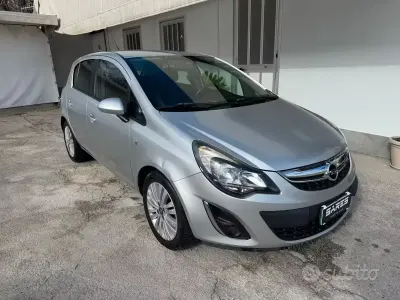 Usata Opel Corsa Sport 86 CV (63 kW) 2014 Grigio Utilitaria