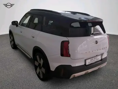 Usata Mini Cooper Countryman Favoured 170 CV (125 kW) 2024 Bianco SUV