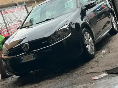 Usata VW Golf VI 105 CV (77 kW) 2011 Nero Utilitaria