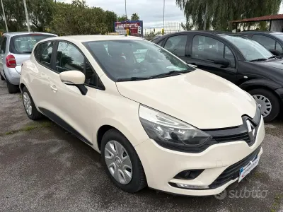 Usata Renault Clio IV Life 90 CV (66 kW) 2017 Beige Berlina