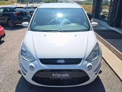 Usata Ford S-MAX Titanium 140 CV (102 kW) 2014 Bianco Monovolume