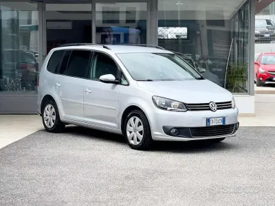 Usata VW Touran 105 CV (77 kW) 2014 Grigio Monovolume
