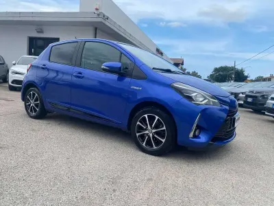 Usata Toyota Yaris Hybrid Business Edition 73 CV (53 kW) 2019 Blu/azzurro Berlina