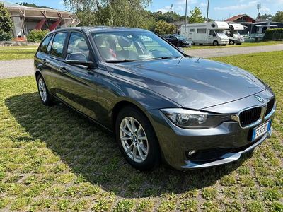 Usata BMW 318 Comfort Edition 143 CV (105 kW) 2015 Grigio Station wagon
