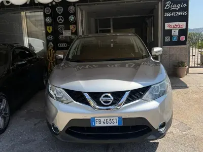Usata Nissan Qashqai 110 CV (80 kW) 2015 Grigio SUV