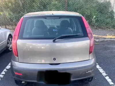 Usata Fiat Punto 69 CV (50 kW) 2006 Utilitaria