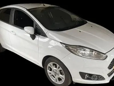 Usata Ford Fiesta Titanium 75 CV (55 kW) 2016 Bianco Utilitaria