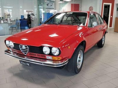 Usata Alfa Romeo Alfetta 109 CV (80 kW) 1977 Rosso Berlina