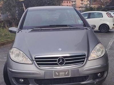 Usata Mercedes A180 109 CV (80 kW) 2004 Grigio Monovolume