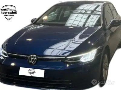 Usata VW Golf VIII Life 110 CV (80 kW) 2023 Blu Berlina