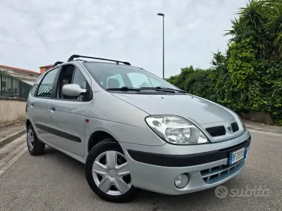 Usata Renault Scénic 107 CV (78 kW) 2000 Grigio Monovolume