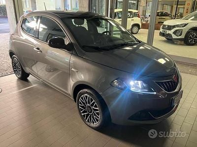 Usata Lancia Ypsilon 80 CV (58 kW) 2024 Grigio Utilitaria