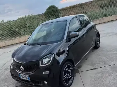 Usata Smart ForFour 2018 Nero Utilitaria