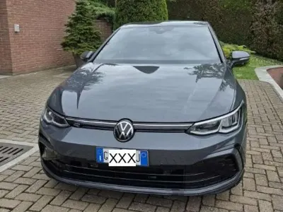 Usata VW Golf VIII R-line 131 CV (96 kW) 2022 Grigio Berlina