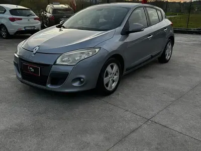 Usata Renault Mégane Luxe 130 CV (95 kW) 2011 Grigio Berlina