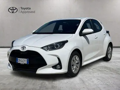 Usata Toyota Yaris Active 72 CV (52 kW) 2023 Bianco Utilitaria