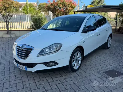 Begagnad Lancia Delta Gold 120 HK (88 kW) 2013 Vit Halvkombi