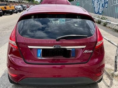 Usata Ford Fiesta Titanium 96 CV (70 kW) 2009 Rosso Utilitaria