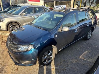 Usata Dacia Logan MCV Lauréate 90 CV (66 kW) 2015 Blu Berlina