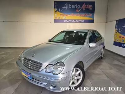 Usata Mercedes C220 Avantgarde 150 CV (110 kW) 2006 Argento Berlina